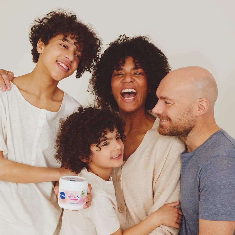 NIVEA Almond, Family Care Sensitive Moisturising Cream, Body Cream for Dry Skin, Sensitive Skin Moisturiser with Natural Almond Oil, Suitable for the Whole Family, 450 ml (Pack of 1) - Image 7