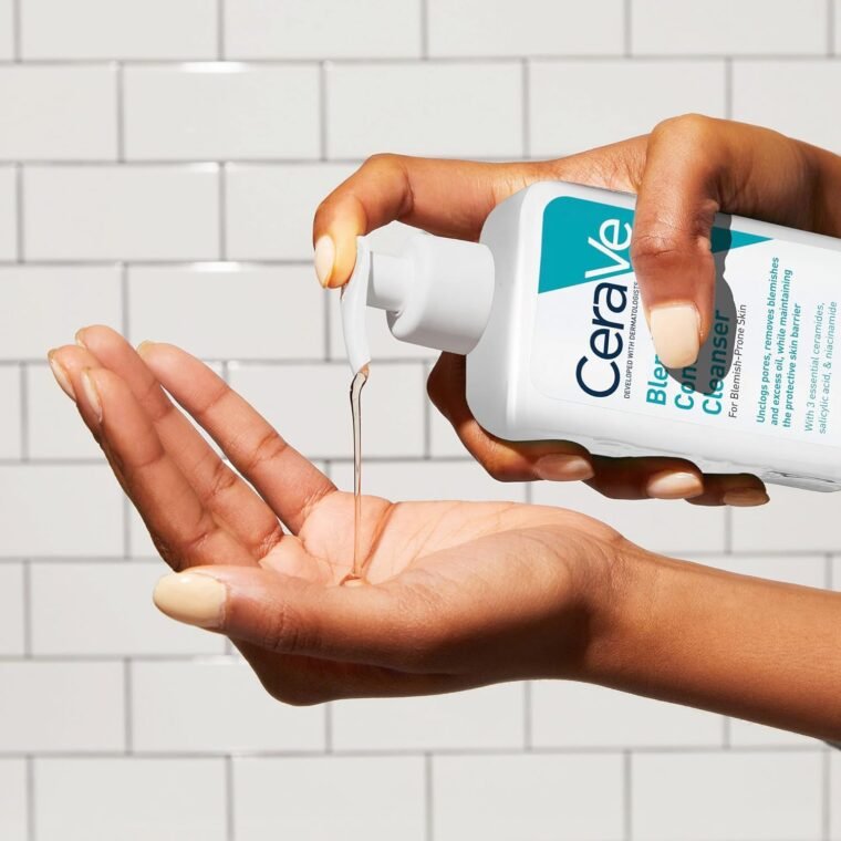 CeraVe Blemish Control Face Cleanser with 2% Salicylic Acid & Niacinamide for Blemish-Prone Skin 236ml - Image 4