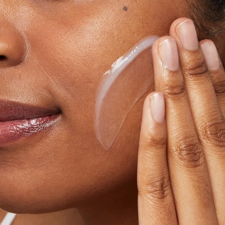 CeraVe Hydrating Cleanser for Normal to Dry Skin with Hyaluronic Acid and 3 Essential Ceramides - Image 3