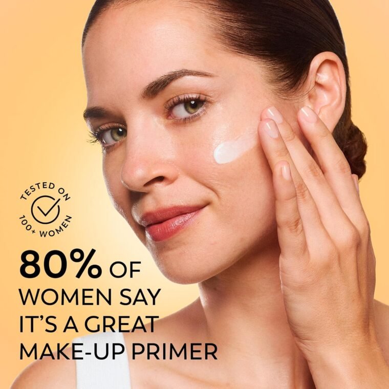Olay Vitamin C Brighten & Glow 3in1 Moisturising Fluid SPF50+ Hydrating Skincare Moisturiser and Primer with Niacinamide, Provides Hydration, Glow, UV Protection, and Helps Correct Dark Spots, 50ml - Image 6