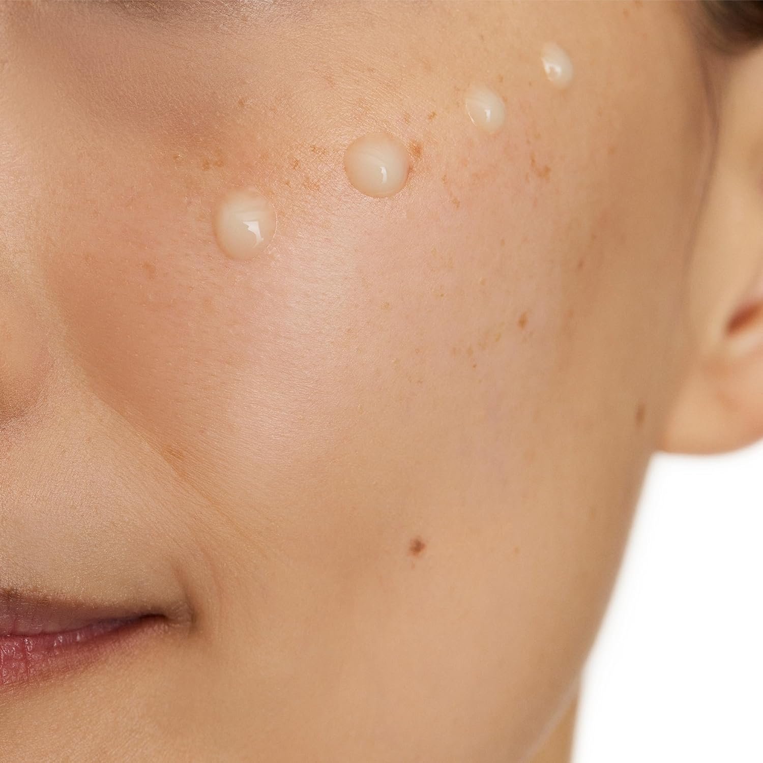 CeraVe Skin Renewing 10% Pure Vitamin C Serum with Ceramides for Brighter and Smoother Skin, 30 ml - Image 4